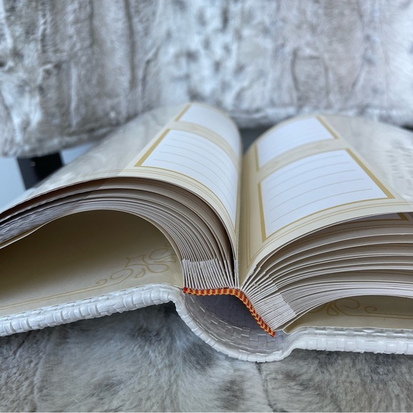 NEW Beautiful textured photo album - Picture 3 of 6